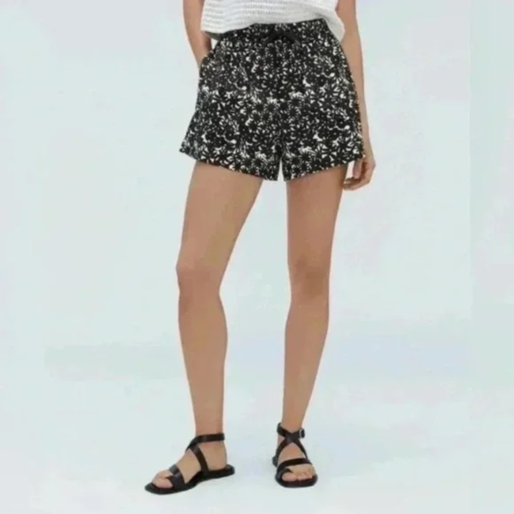 Everlane Organic Cotton Seersucker Boxer Shorts – Black & White Floral – Size S